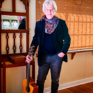 Jannie du Toit - Oppiekitaar | Pakt zijn gitaar